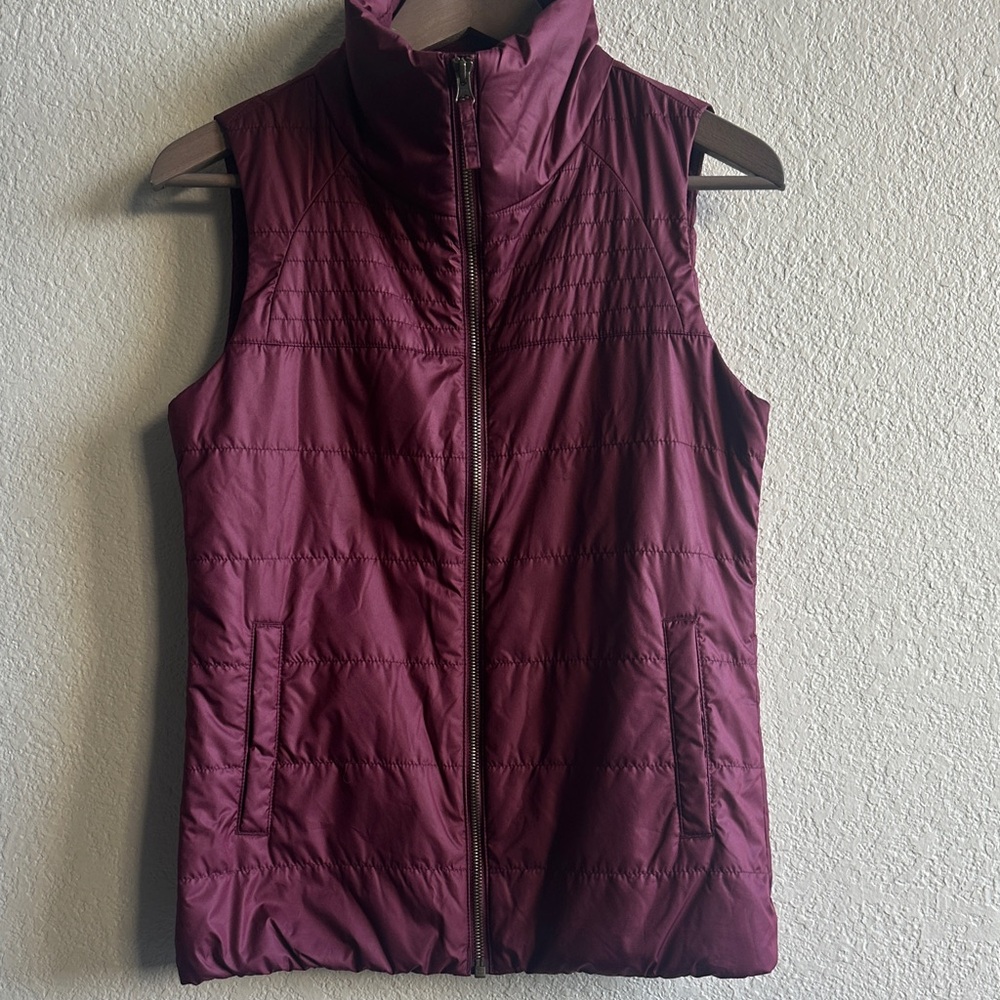Columbia Women's Maroon Quilted Vest